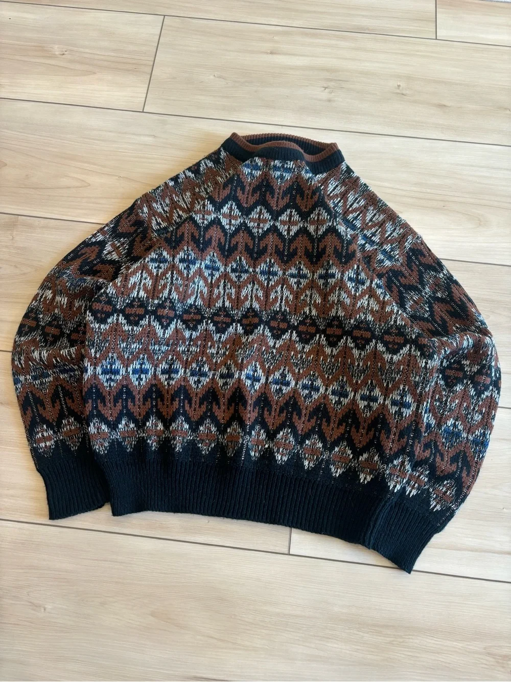Saturday Vintage Coogi Style Men's Brown & Black Patterned Crewneck Sweater - Picture 2 of 4